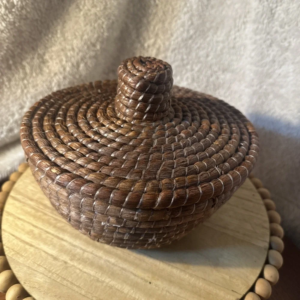 Hand Woven Round 10